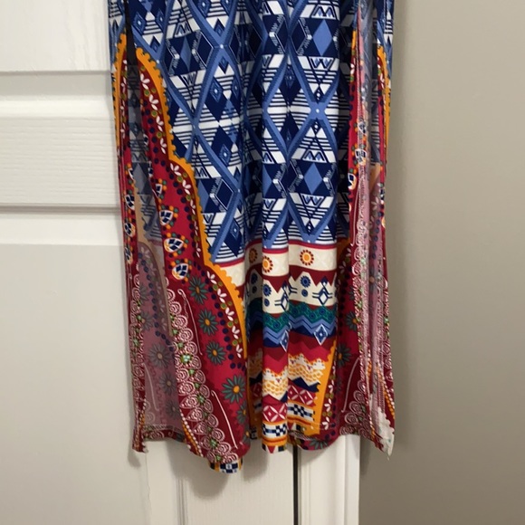 Beautiful dress - Picture 2 of 6